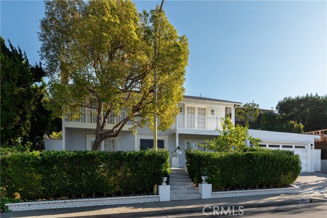 Detail Gallery Image 2 of 53 For 3156 Dona Emilia Dr, Studio City,  CA 91604 - 5 Beds | 3 Baths