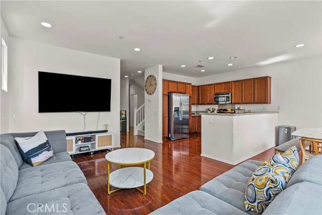 Detail Gallery Image 7 of 36 For 9703 Pine Orchard St, Arleta,  CA 91331 - 4 Beds | 3 Baths
