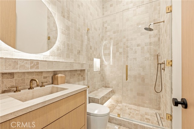 Detail Gallery Image 38 of 54 For 22924 Erwin St, Woodland Hills,  CA 91367 - 11 Beds | 9/2 Baths