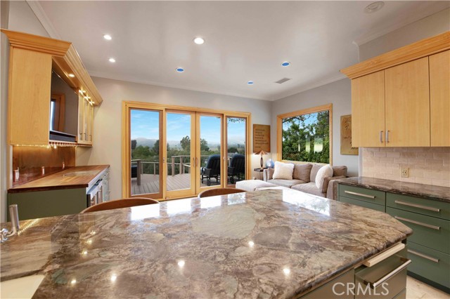 1525 Ramona Drive, Camarillo CA: https://media.crmls.org/medias/0bbd0176-1951-43fa-993c-fd7817e6107c.jpg