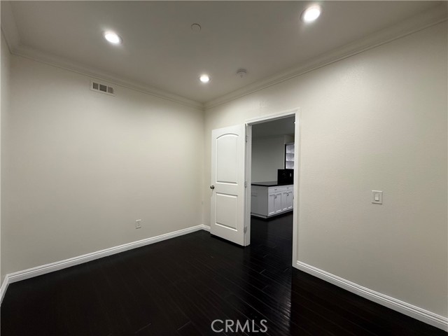 Detail Gallery Image 10 of 30 For 332 S Virgil #201,  Los Angeles,  CA 90020 - 3 Beds | 2 Baths