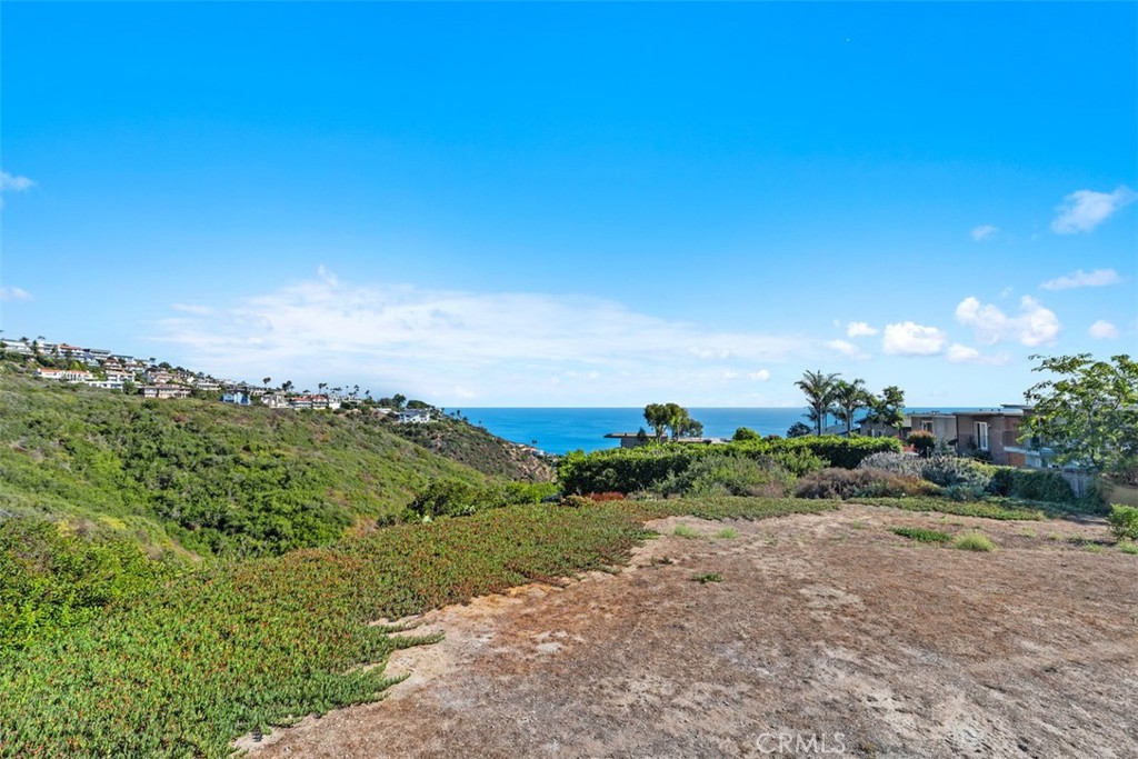 https://media.crmls.org/medias/0bbd980f-9a4f-44df-b779-5b661bc61577.jpg?preset=X-Large