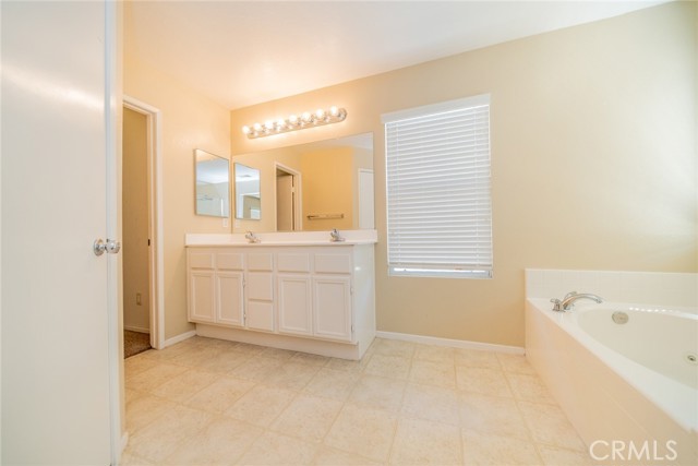 Detail Gallery Image 27 of 51 For 32057 Meadow Wood Ln, Lake Elsinore,  CA 92532 - 3 Beds | 2/1 Baths