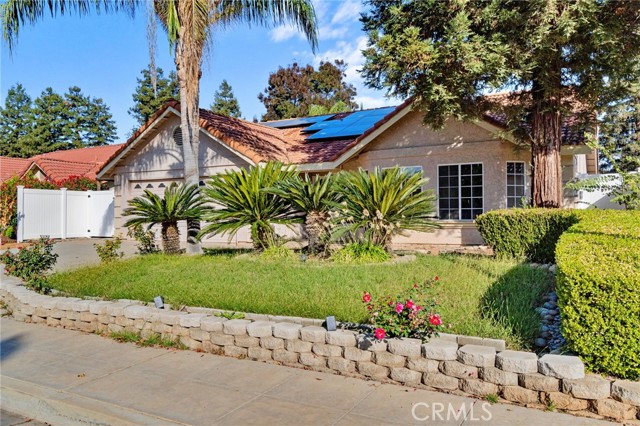 Detail Gallery Image 3 of 33 For 2505 Stuart Ave, Clovis,  CA 93611 - 4 Beds | 2 Baths