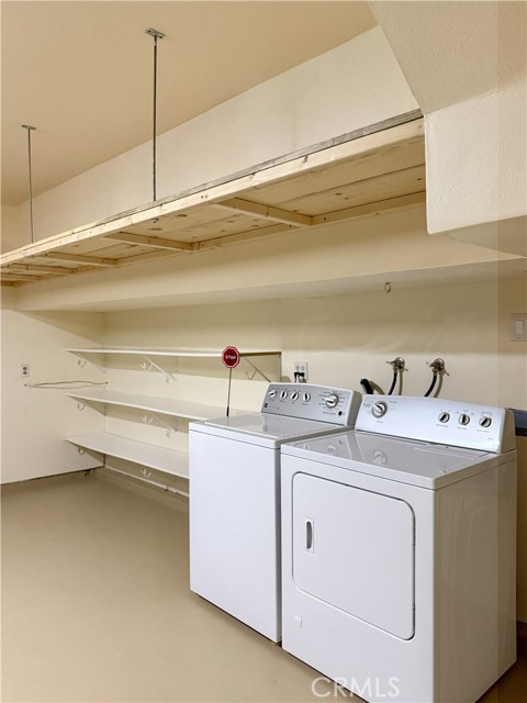 5216 Lindley Avenue, Encino CA: https://media.crmls.org/medias/0bc11781-519d-4bf1-b480-4c58fa01df7b.jpg