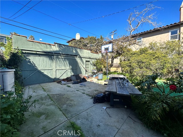 Rear Garage