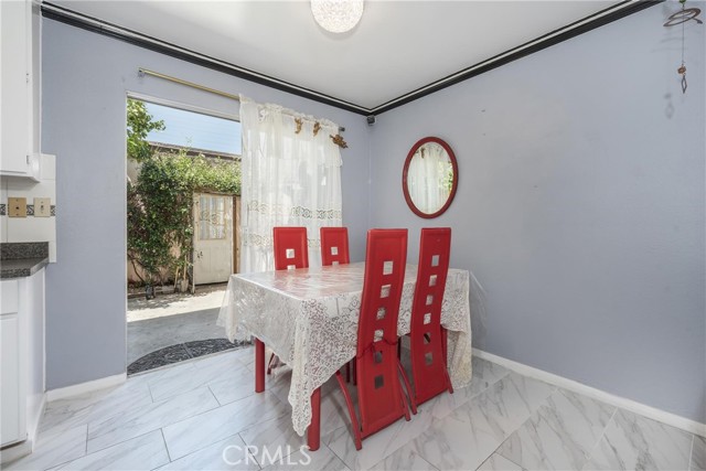14551 Tupper Street, 27 photo 5