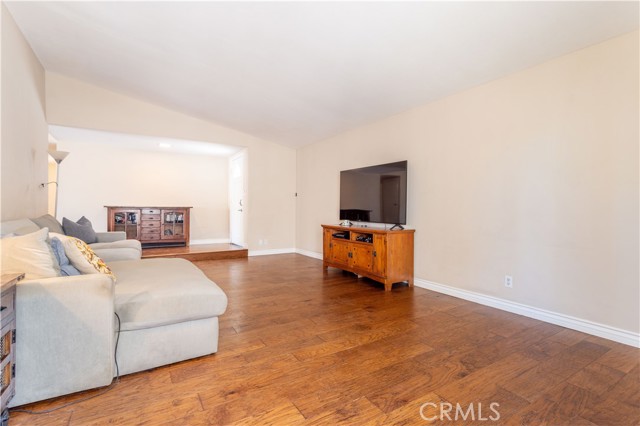 Detail Gallery Image 3 of 20 For 2065 Medina Ave, Simi Valley,  CA 93063 - 4 Beds | 2 Baths