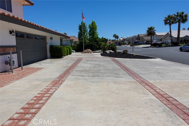 Detail Gallery Image 5 of 53 For 13135 Candleberry Ln, Victorville,  CA 92395 - 3 Beds | 2/1 Baths