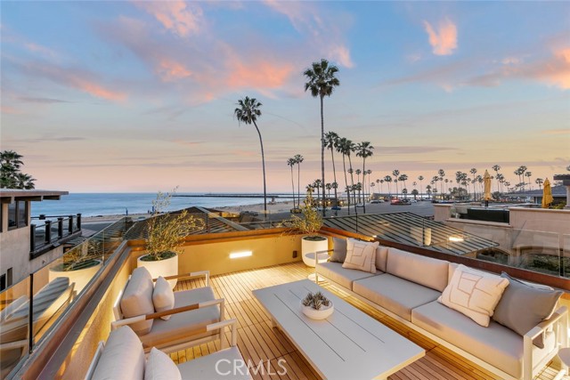 Detail Gallery Image 8 of 47 For 3130 Breakers, Corona Del Mar,  CA 92625 - 3 Beds | 2/1 Baths
