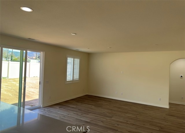 Detail Gallery Image 7 of 10 For 10771 Stacy Cir, Yucaipa,  CA 92399 - 4 Beds | 2/1 Baths
