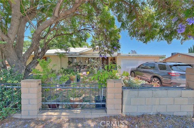 645 N Maple Avenue, Fontana CA: https://media.crmls.org/medias/0bc42464-9f0c-42b6-86d2-eaf6e0e947e6.jpg