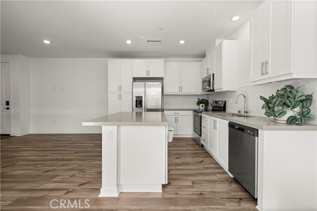 Detail Gallery Image 6 of 32 For 6123 Valentina Way #303,  Corona,  CA 92880 - 1 Beds | 1 Baths