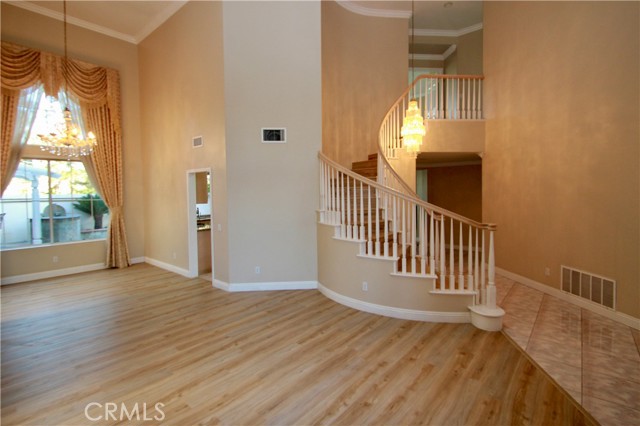 Detail Gallery Image 6 of 31 For 11 Pienza, Irvine,  CA 92606 - 5 Beds | 3 Baths