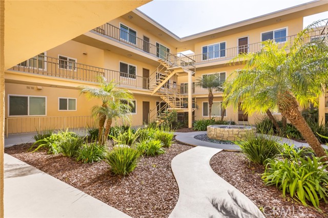3695 Linden Avenue, Long Beach CA: https://media.crmls.org/medias/0bc6d456-8873-4ee8-a067-0924b67fc9e0.jpg