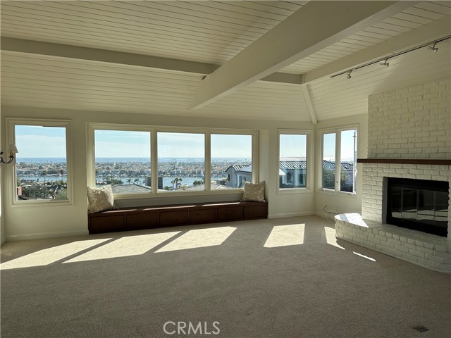 Detail Gallery Image 4 of 31 For 900 Kings, Newport Beach,  CA 92663 - 5 Beds | 3/1 Baths