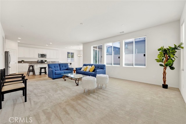 680 Platte Way, Oxnard CA: https://media.crmls.org/medias/0bc735e0-927f-475b-a5f3-dea7588a8fbc.jpg