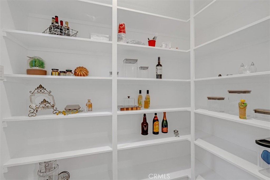 https://media.crmls.org/medias/0bc76223-6049-4dbc-9d91-d23f062db991.jpg?preset=X-Large