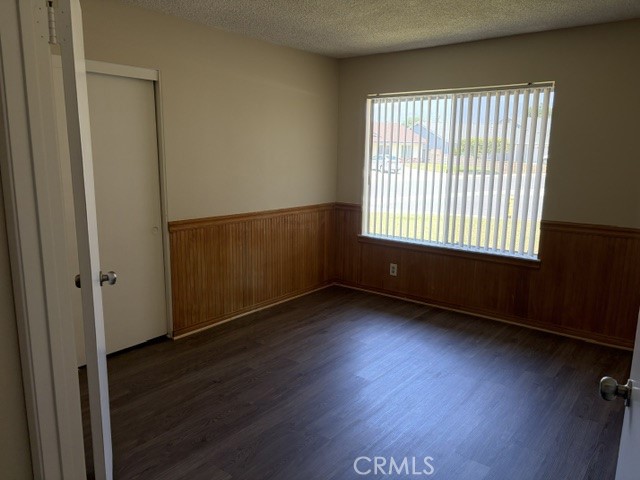 https://media.crmls.org/medias/0bc76b2d-fef7-464a-9de1-f57b5bb3a637.jpg?preset=X-Large