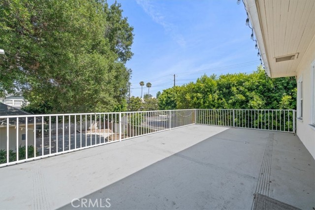 268 S Norton Avenue, Los Angeles CA: https://media.crmls.org/medias/0bc799cd-57b4-4a1f-b6a5-4e8b916e3840.jpg
