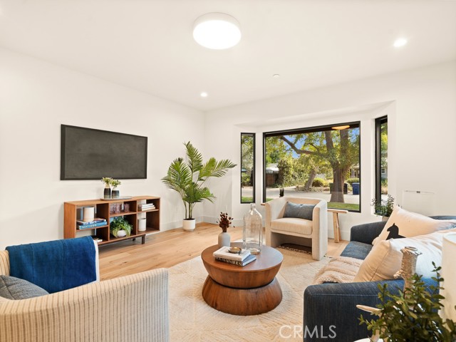 Detail Gallery Image 40 of 68 For 11911 Hartsook, Valley Village,  CA 91607 - 5 Beds | 4 Baths