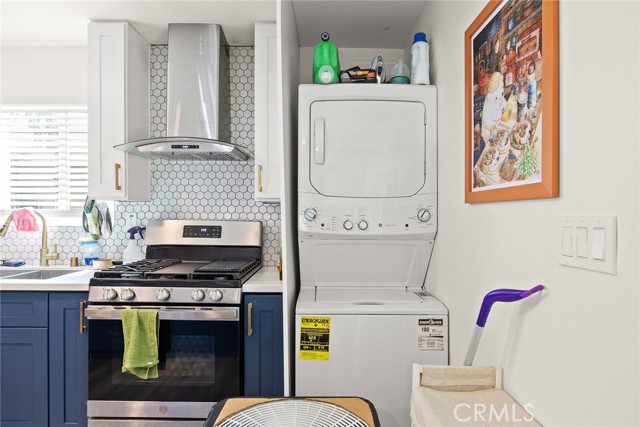 1385 N Marengo Avenue, Pasadena CA: https://media.crmls.org/medias/0bc90db3-a5a3-4d9f-8e7b-4cbbb7ad0db8.jpg