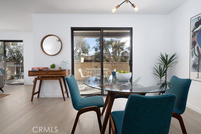 Detail Gallery Image 3 of 21 For 200 E Racquet Club Dr #24,  Palm Springs,  CA 92262 - 2 Beds | 2 Baths