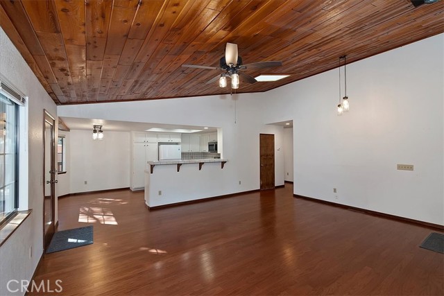 Detail Gallery Image 10 of 38 For 524 E Mountain View, Big Bear City,  CA 92314 - 3 Beds | 2 Baths