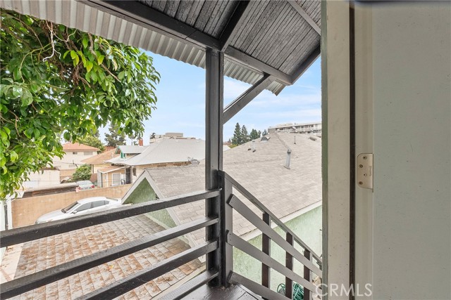 1209 W 40th Place, Los Angeles CA: https://media.crmls.org/medias/0bca9c25-9c61-467d-9cb9-d41f8492d582.jpg