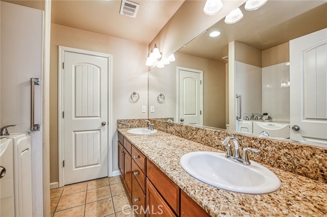 Detail Gallery Image 8 of 17 For 1203 N Kaplan Pl, Hanford,  CA 93230 - 4 Beds | 2 Baths