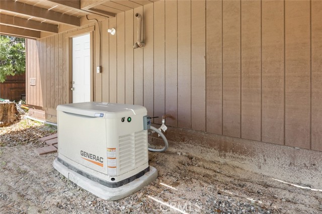 Detail Gallery Image 27 of 38 For 32947 Squirrel Ln, Arrowbear,  CA 92308 - 2 Beds | 2 Baths