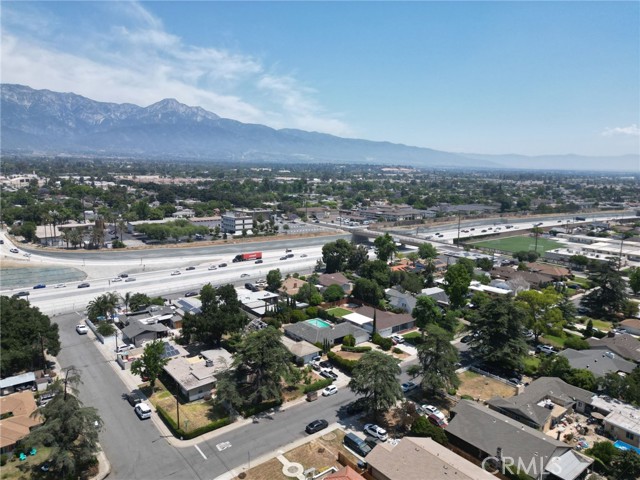 319 E Deodar Street, Ontario CA: https://media.crmls.org/medias/0bcc0086-7141-4697-bd79-1687e2929eba.jpg