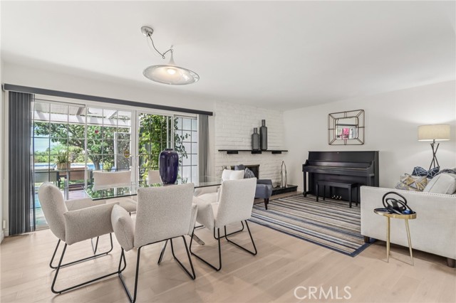 Detail Gallery Image 9 of 42 For 12131 Woodley Ave, Granada Hills,  CA 91344 - 4 Beds | 2/1 Baths