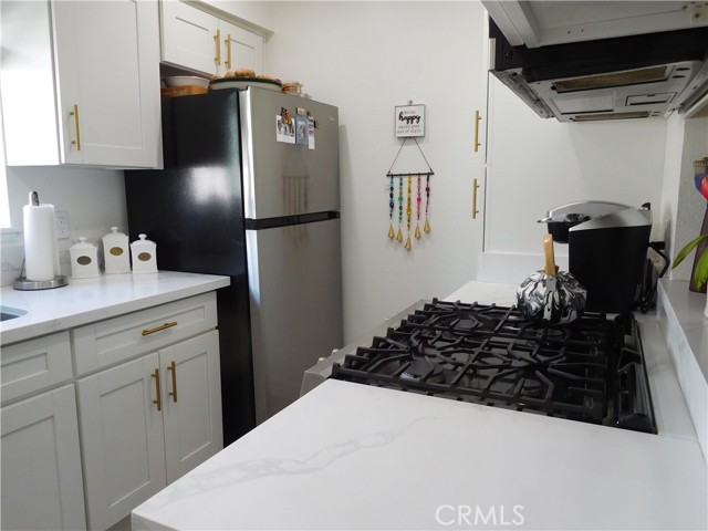 Detail Gallery Image 7 of 45 For 22030 Calvert St #3,  Woodland Hills,  CA 91367 - 2 Beds | 1 Baths