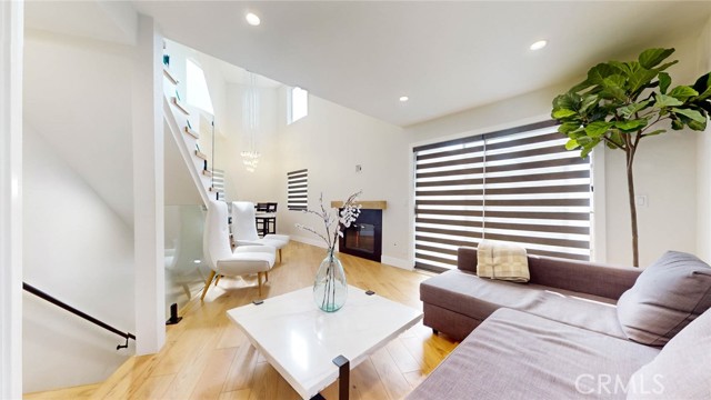 Detail Gallery Image 4 of 18 For 4139 Cahuenga Bld #106,  Toluca Lake,  CA 91602 - 1 Beds | 1/1 Baths