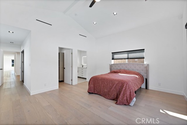 Detail Gallery Image 34 of 54 For 4941 Hesperia Ave, Encino,  CA 91316 - 5 Beds | 4 Baths