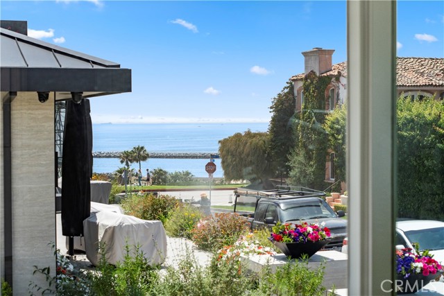 Detail Gallery Image 17 of 25 For 212 Larkspur Ave, Corona Del Mar,  CA 92625 - 2 Beds | 2 Baths