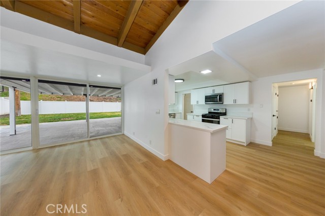 Detail Gallery Image 7 of 29 For 27220 Seco Canyon Road, Saugus,  CA 91350 - 5 Beds | 2 Baths