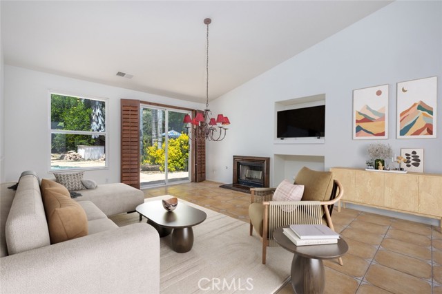 Image 14 of 61 For 24563 Calle Perla