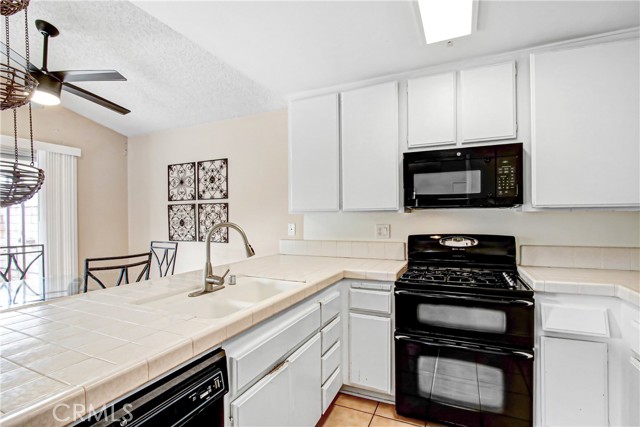 Detail Gallery Image 13 of 26 For 26203 Shadywood, Menifee,  CA 92586 - 2 Beds | 2 Baths