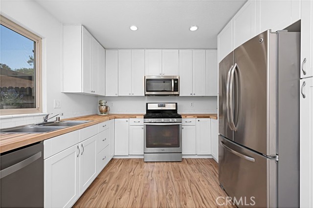 10544 White Oak Drive, Riverside CA: https://media.crmls.org/medias/0bd49b80-ff1b-4c0b-9566-30a12b859bbe.jpg
