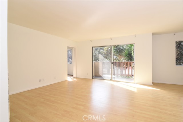 Detail Gallery Image 2 of 30 For 811 6th St #105,  Santa Monica,  CA 90403 - 3 Beds | 2 Baths