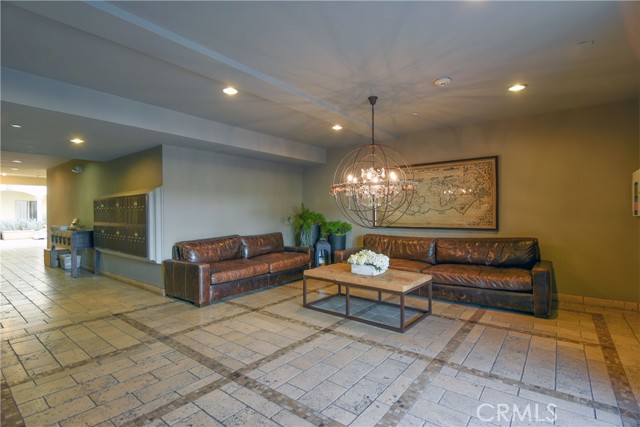 Detail Gallery Image 2 of 24 For 11848 Kiowa Ave #304,  Los Angeles,  CA 90049 - 3 Beds | 2 Baths