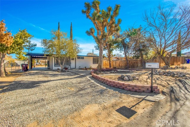 Detail Gallery Image 1 of 36 For 7457 Borrego Trl, Yucca Valley,  CA 92284 - 2 Beds | 1 Baths