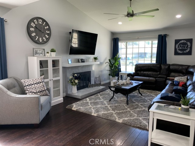Detail Gallery Image 2 of 16 For 9552 Cameron St, Rancho Cucamonga,  CA 91730 - 4 Beds | 2 Baths