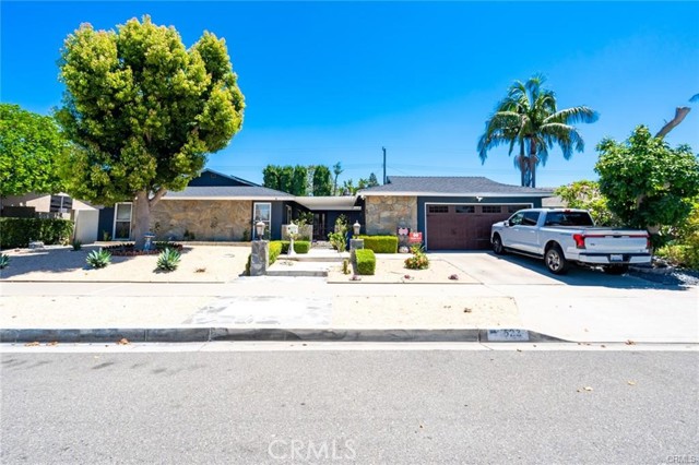 Detail Gallery Image 1 of 23 For 523 S Swidler Pl, Orange,  CA 92869 - 4 Beds | 2 Baths