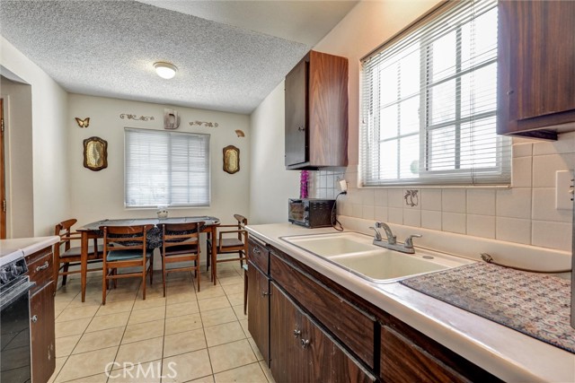 Detail Gallery Image 15 of 42 For 556 San Marino, Hemet,  CA 92545 - 2 Beds | 1 Baths