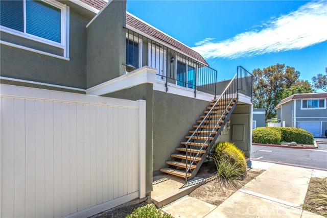 23017 Via Pimiento, Mission Viejo CA: https://media.crmls.org/medias/0bd75d1c-411d-4c47-8ece-72b594446815.jpg