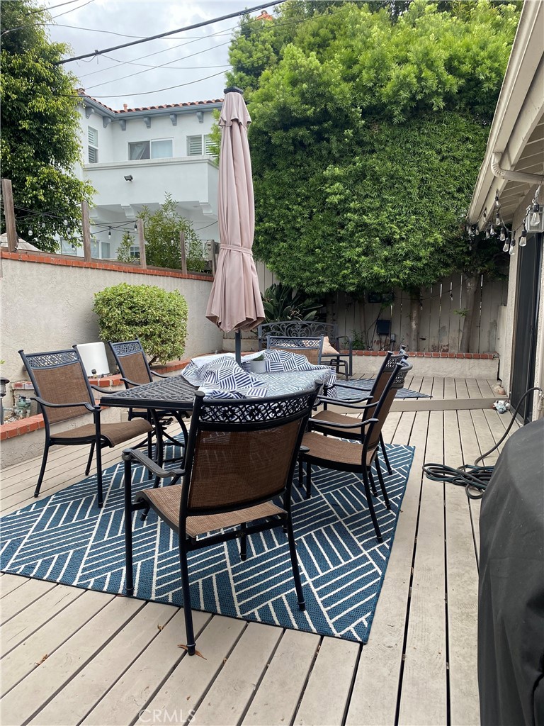 https://media.crmls.org/medias/0bd85d09-506c-4be8-8b2a-7320a3350c8d.jpg?preset=X-Large