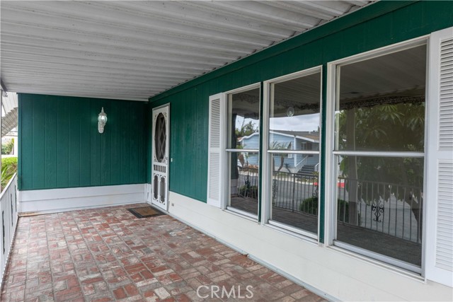Detail Gallery Image 2 of 27 For 18601 Newland St #3,  Huntington Beach,  CA 92646 - 2 Beds | 2 Baths